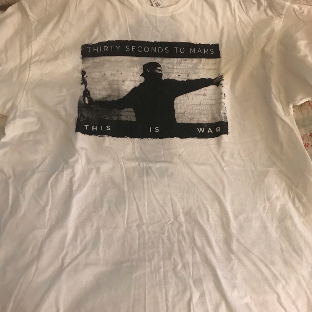 Rare / HTF Thirty 30 Seconds to Mars This is War shirt 30STM